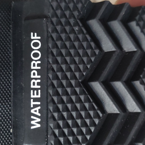 Sorel boots - Picture 10 of 13